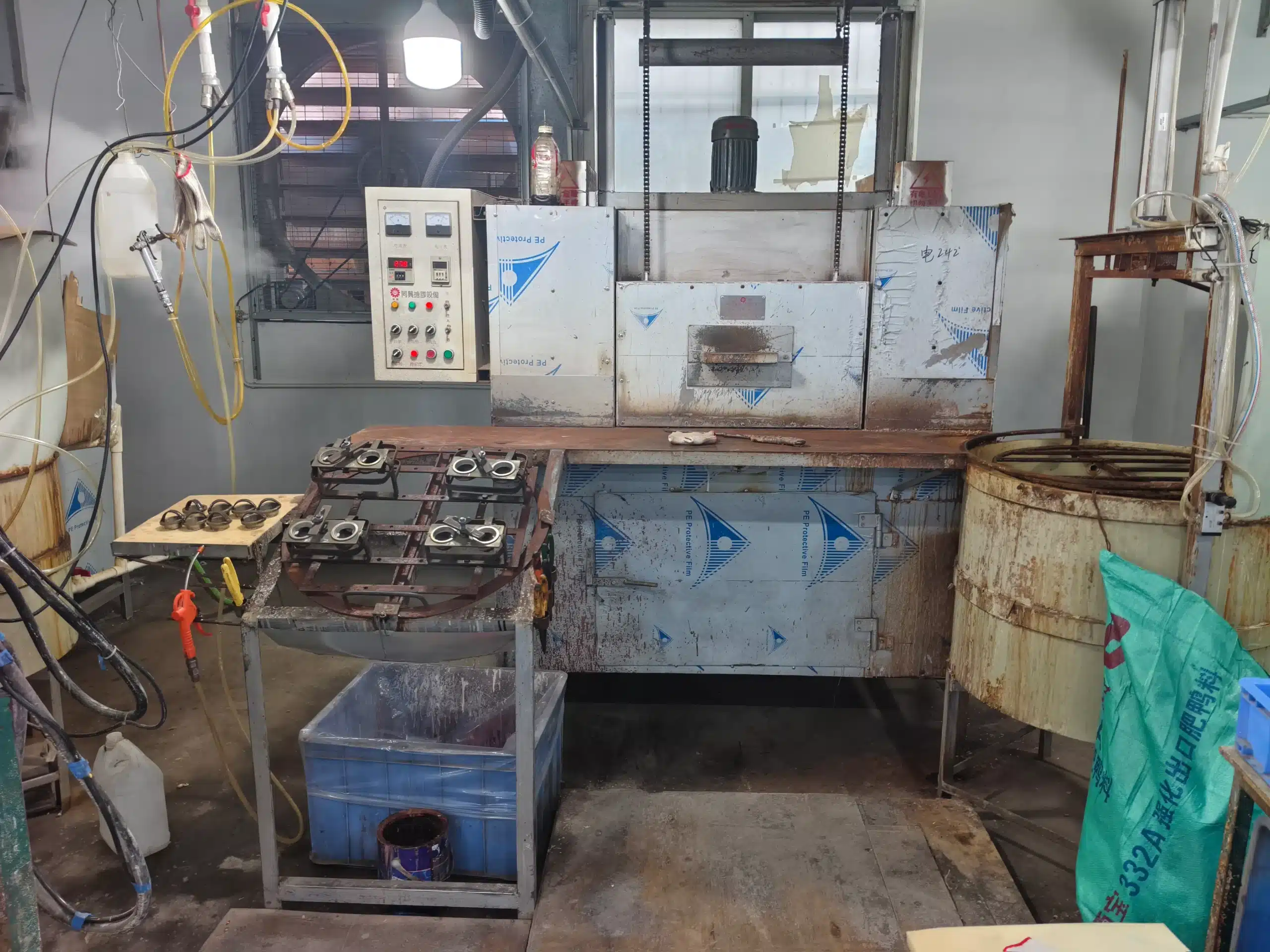 High-temperature biaxial rotation in rotocasting furnace for hollow vinyl toy formation step 3