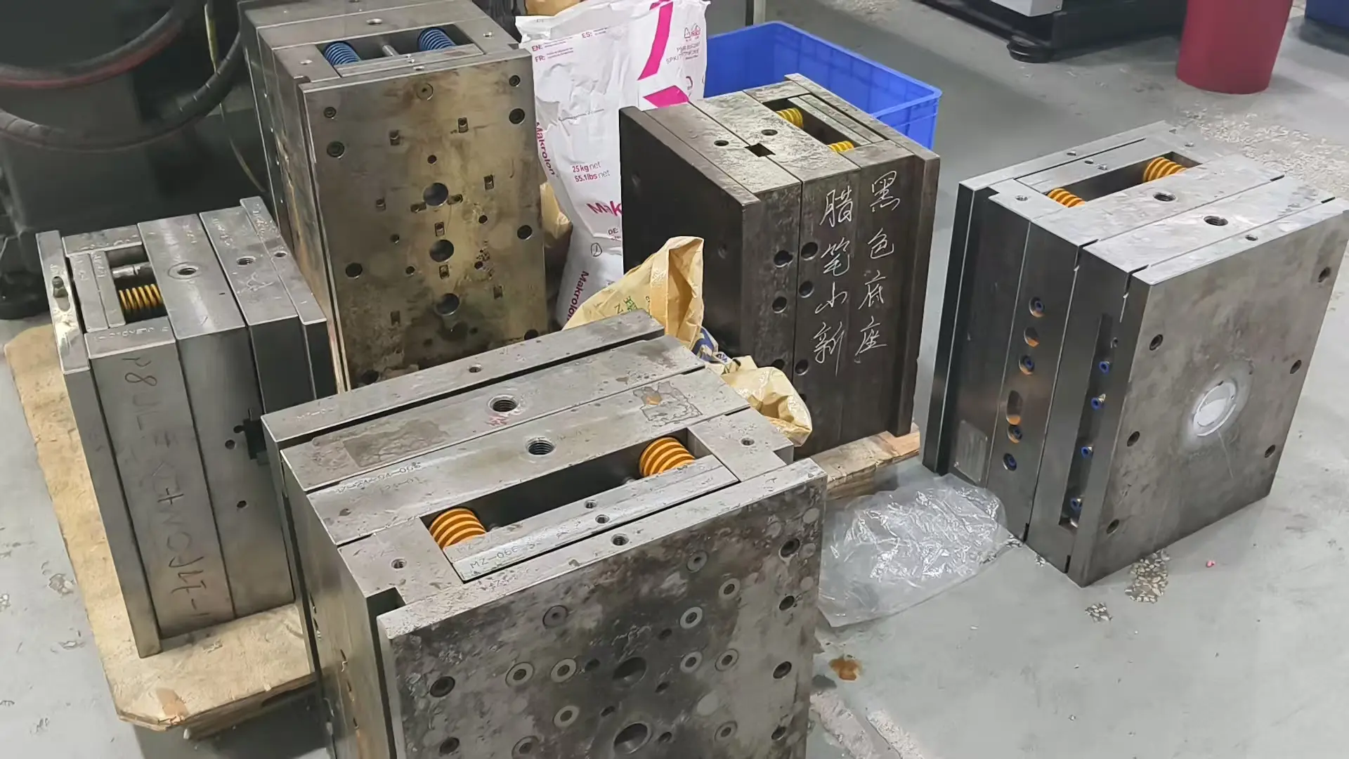 MIHOX Steel Molds for Action Figures